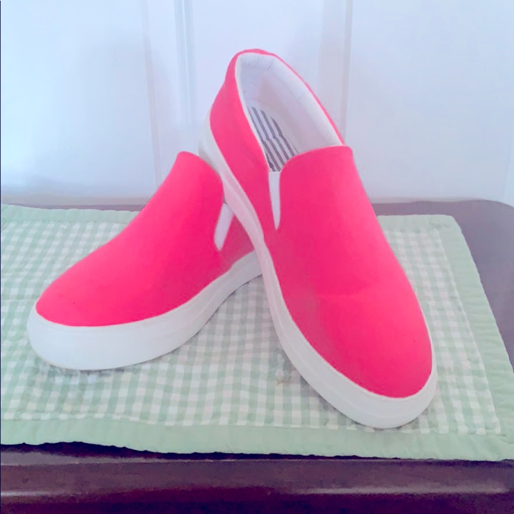 Soda Neon Pink Canvas Tennis Shoes Size 11